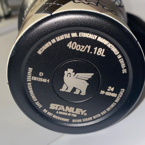 Stanley Labubu The Monsters Tumbler 40oz Grey Black A‎ Lucky Argyle Daisy Smiley - Picture 7 of 7